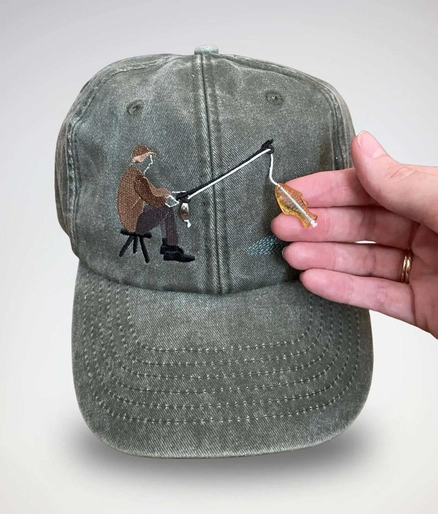 Embroidered Fisherman Hat with Pull-Up Glass Fish