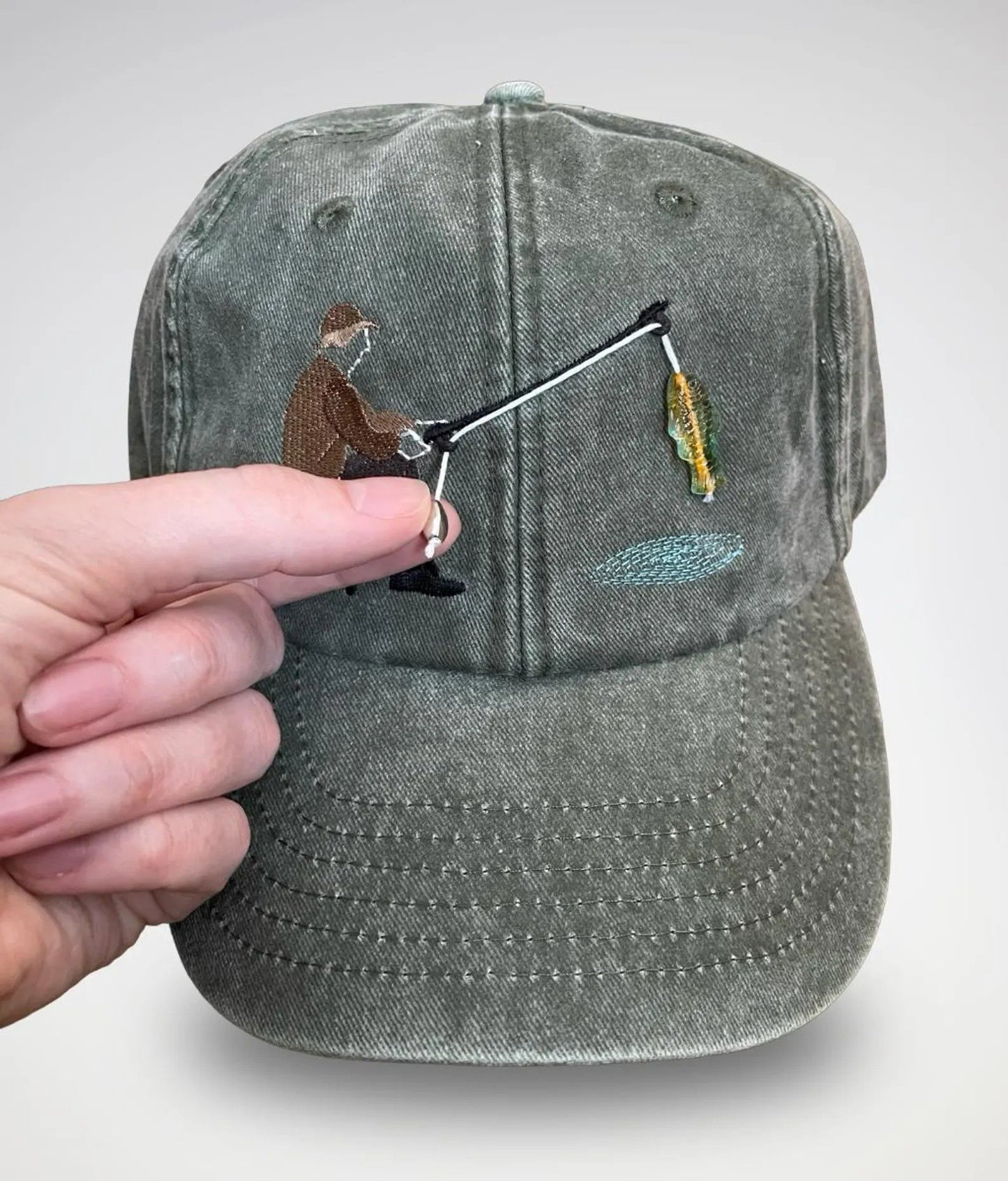 Embroidered Fisherman Hat with Pull-Up Glass Fish